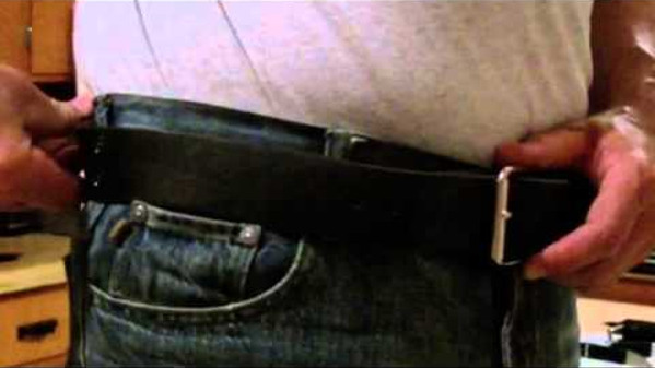 7 Signs a Weapon Is Being Concealed, slide 0
