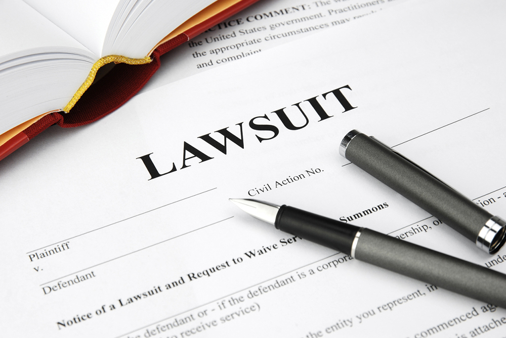 USC Sued