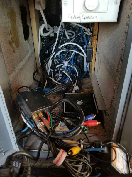 13 Horrifying Wiring Fails That Will Keep You Up at Night, slide 12