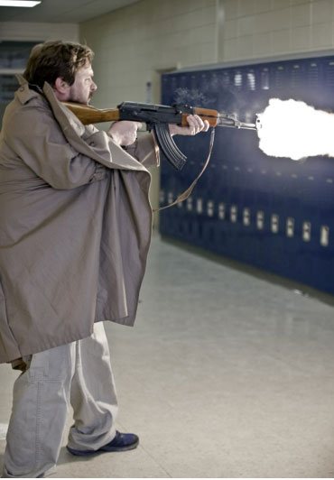 7 Signs a Weapon Is Being Concealed, slide 1