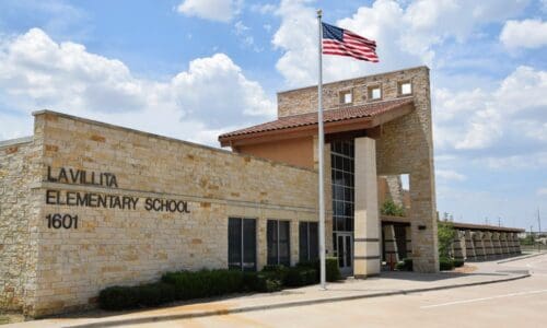 Carrollton-Farmers Branch ISD Ramps up School Security with Genetec Security Center