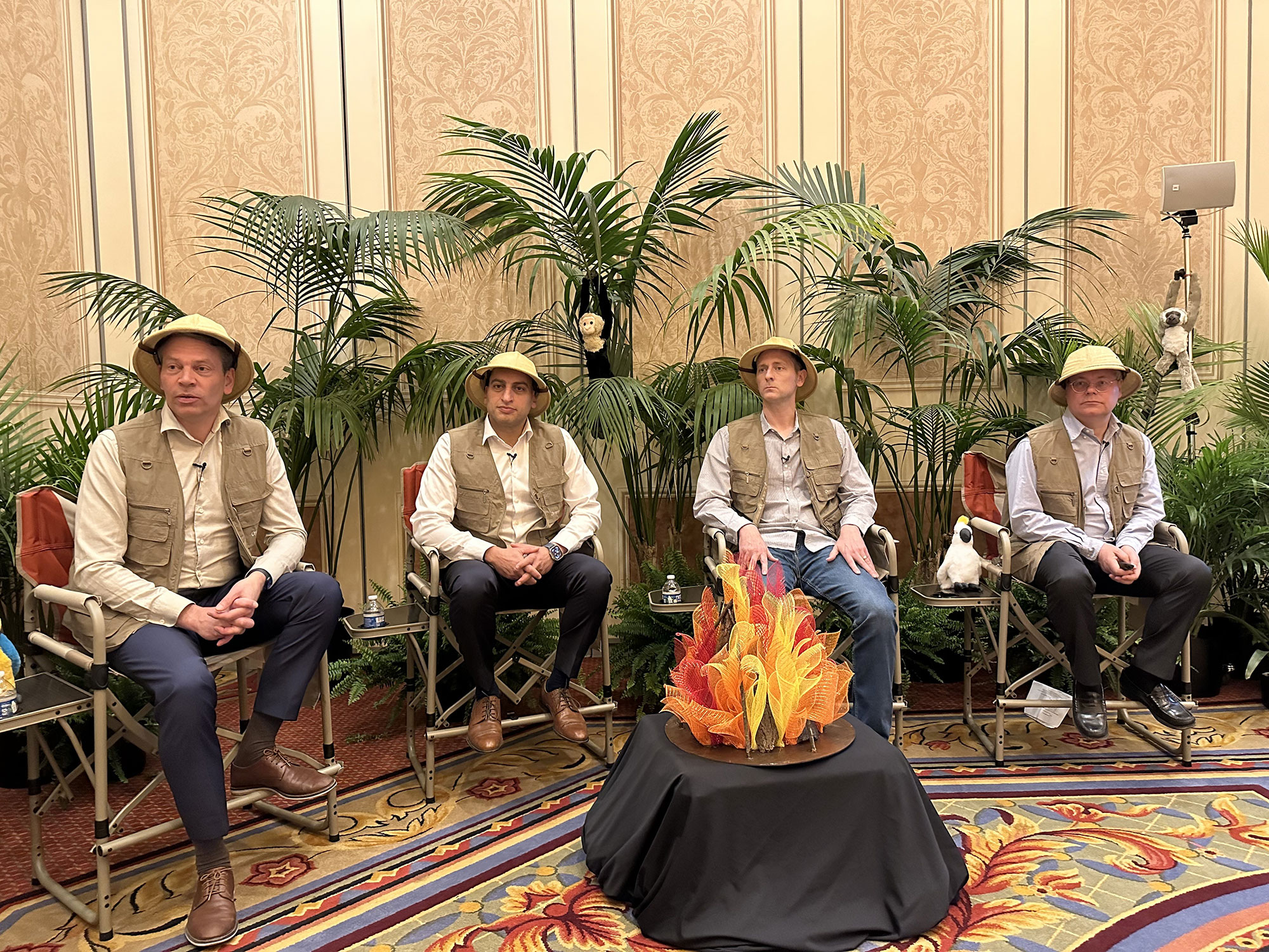 ISC West 2023 Returns to Pre-Pandemic Levels with Packed Show Floor, slide 2
