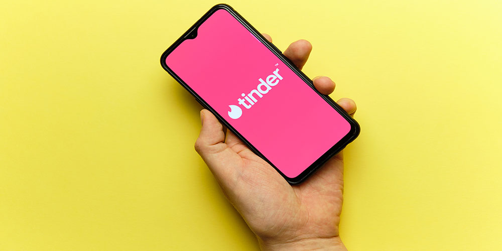 Tinder Releases Safe Dating Guide for College Students