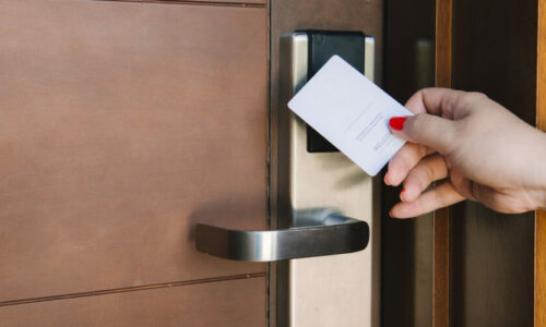 A hacking technique exposes security vulnerabilities of some RFID-based hotel keycard locks. Saflok, dormakaba, hack