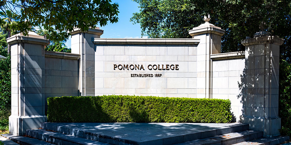 Claremont, California: 20 Students Arrested at Pomona College Pro-Palestinian Protest