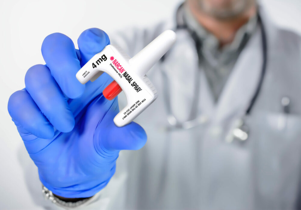 3 Washington Hospital Security Officers Help Save Man from Overdose, opioid, Naloxone, Narcan, Confluence Health