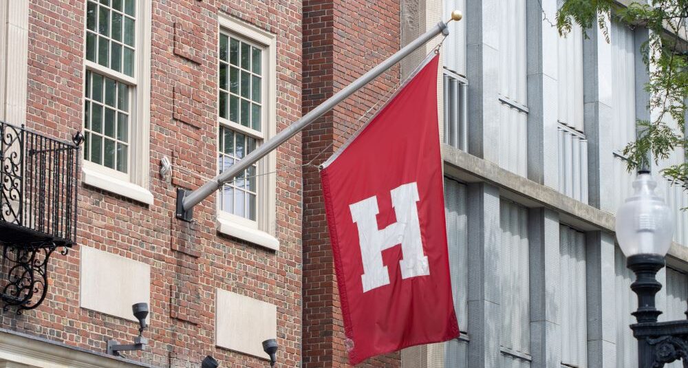 HKS students unable to enter the U.S. will be able to study online or complete their degrees at the University of Toronto. Harvard Kennedy School, Munk School of Global Affairs and Public Policy, University of Toronto, international students